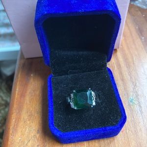 listing-status-banner